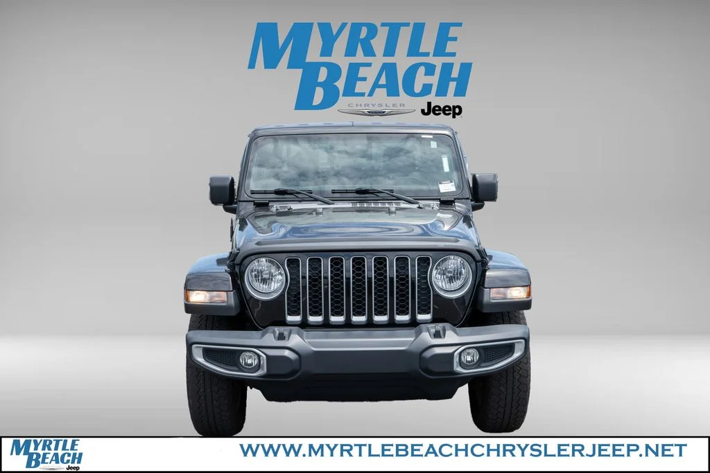 Used 2021 Black Clearcoat Jeep Overland image 9