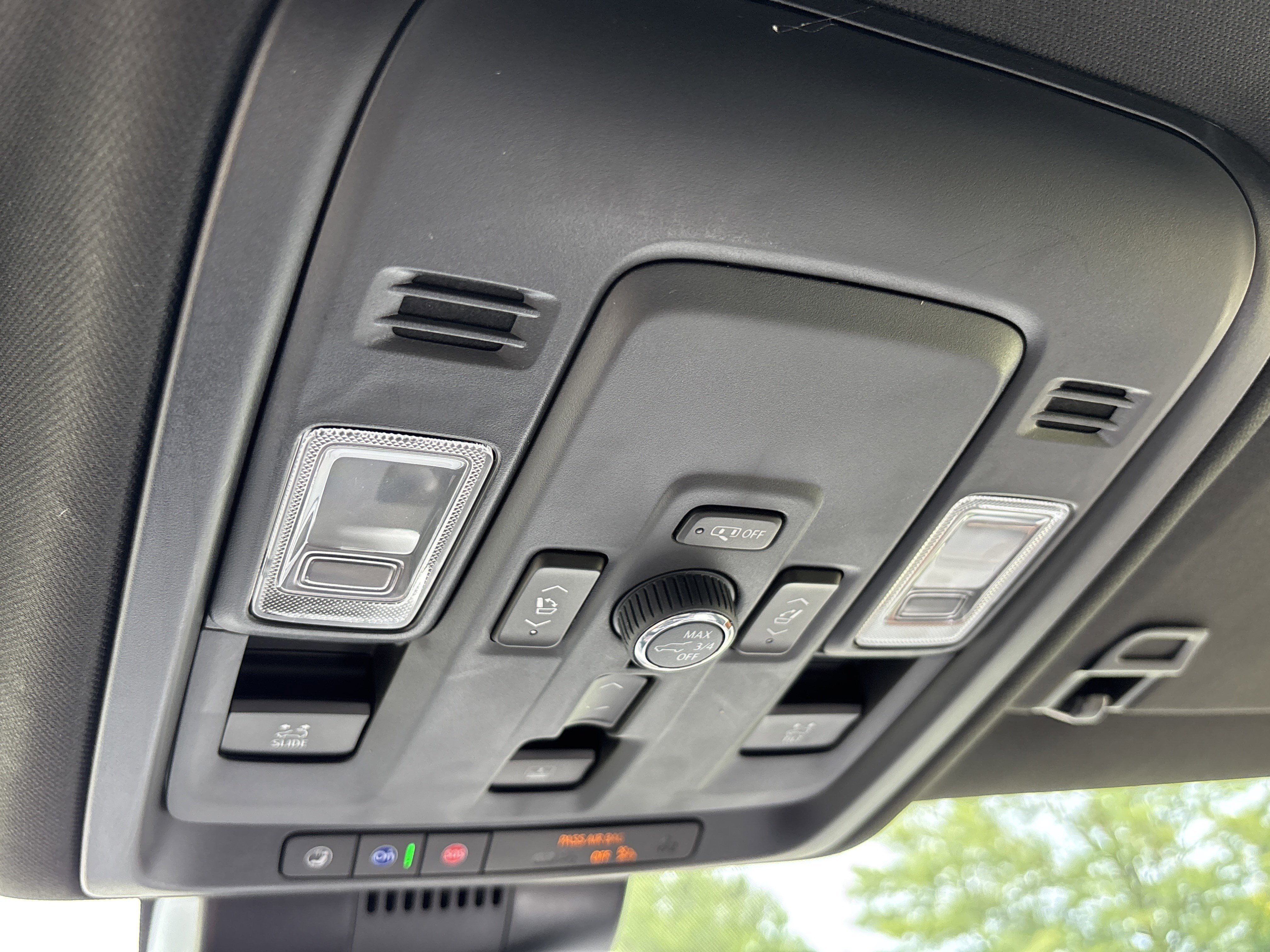 Used 2025 Volcanic Red Tintcoat GMC Denali 4WD image 43