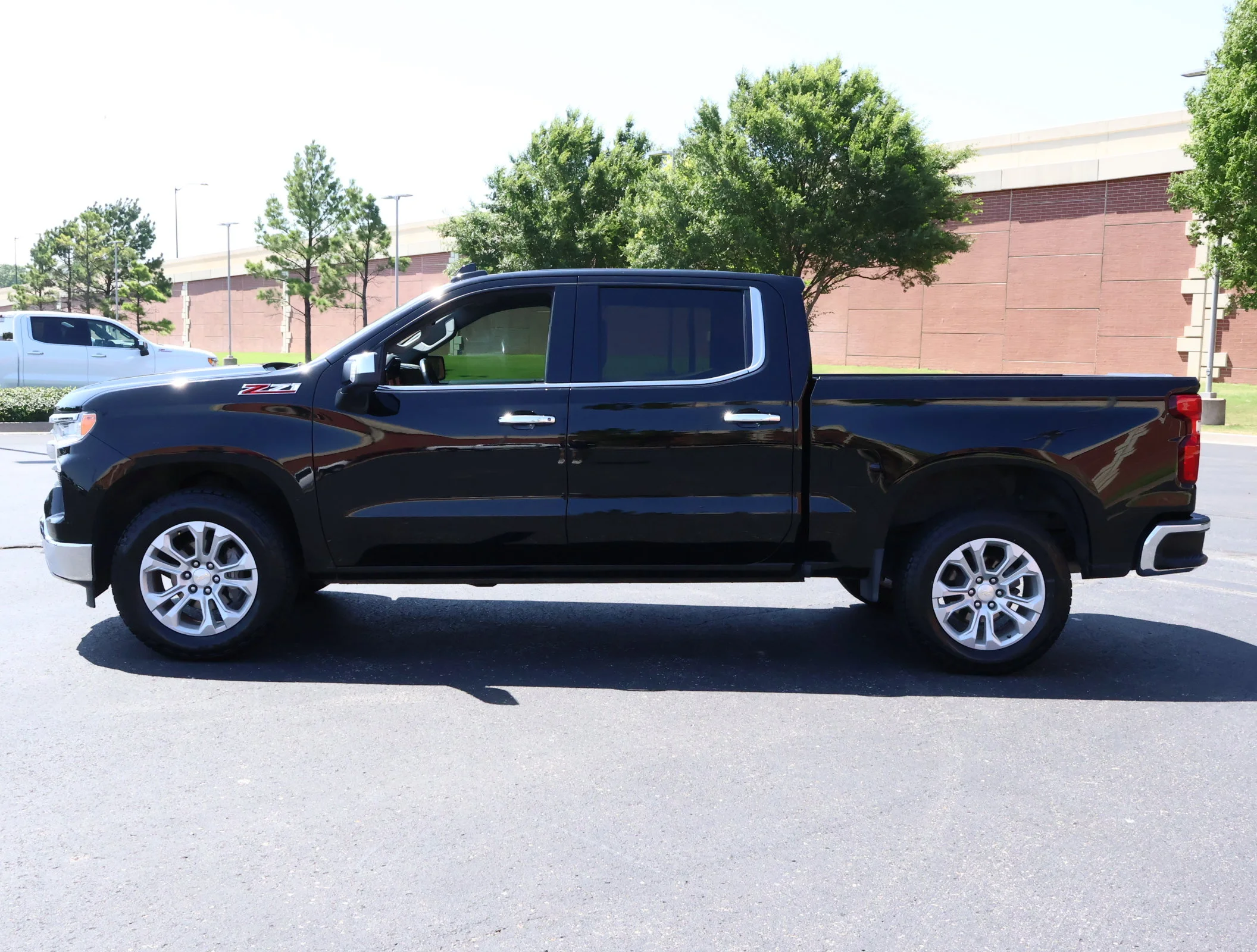Used 2022 Black Chevrolet LTZ image 33