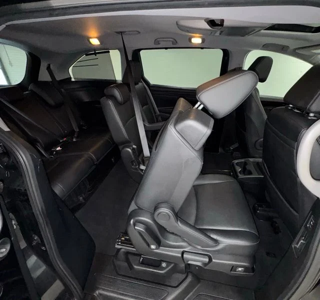 Used 2022 Black Honda Touring image 17