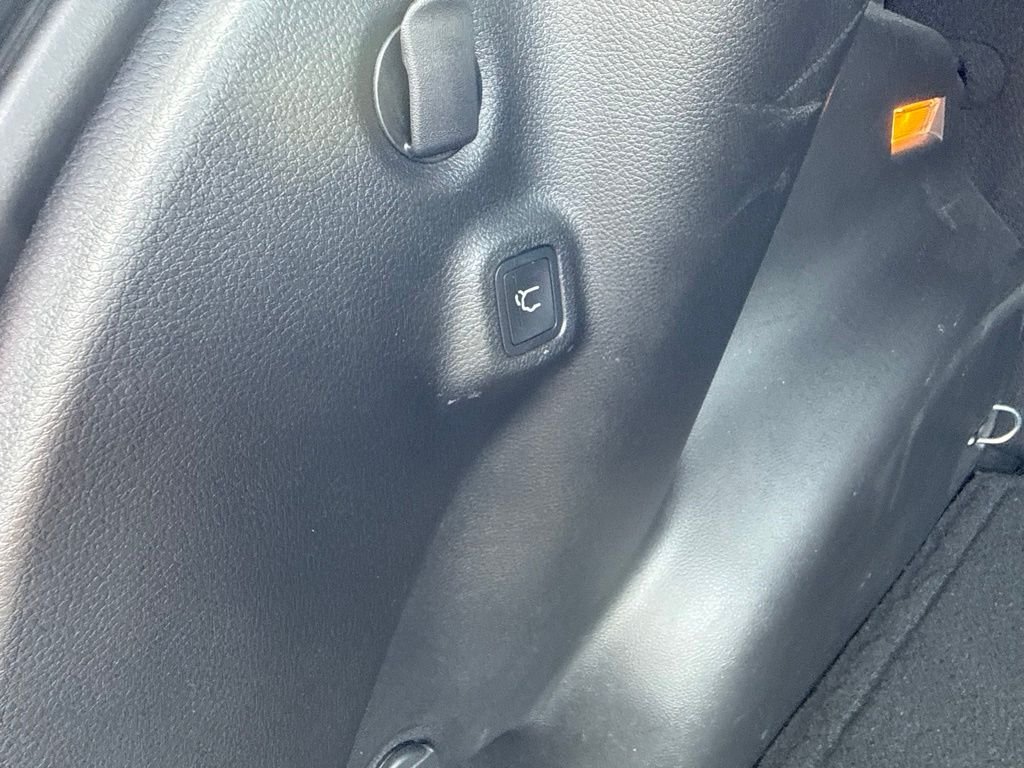 Used 2023 Blue Jeep Latitude image 14