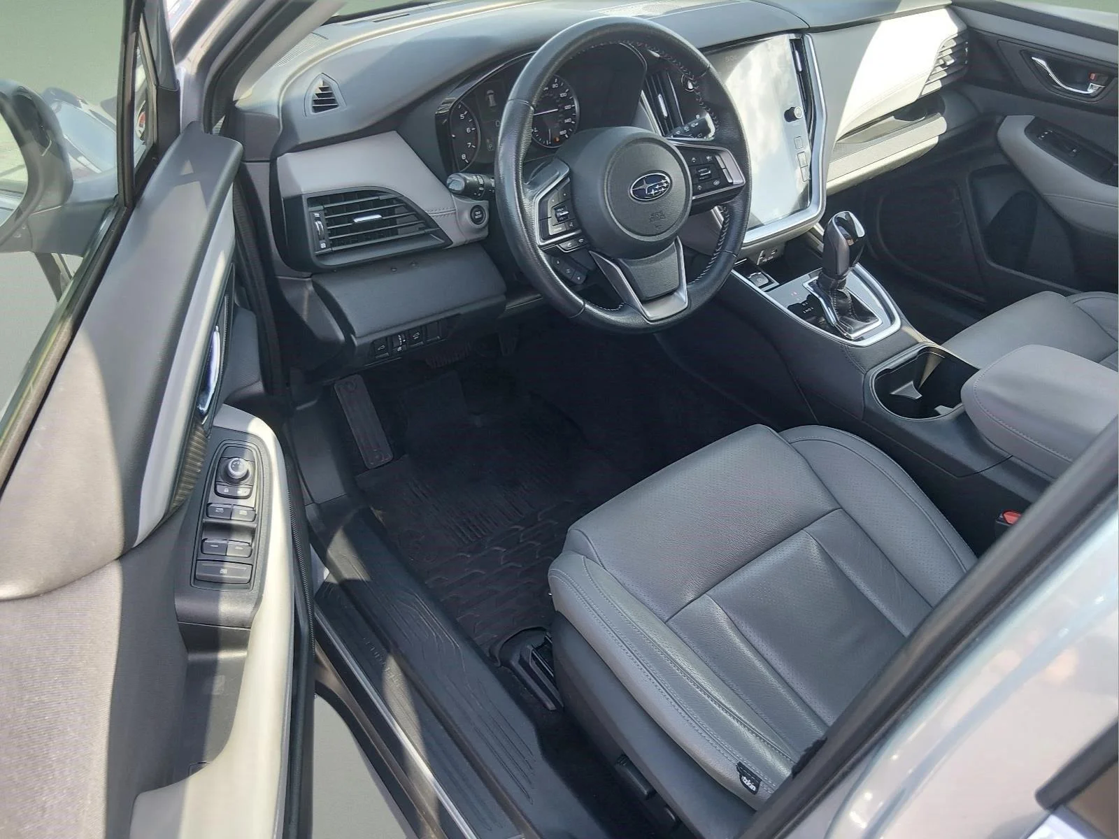 Used 2021 Ice Silver Metallic Subaru Premium image 15