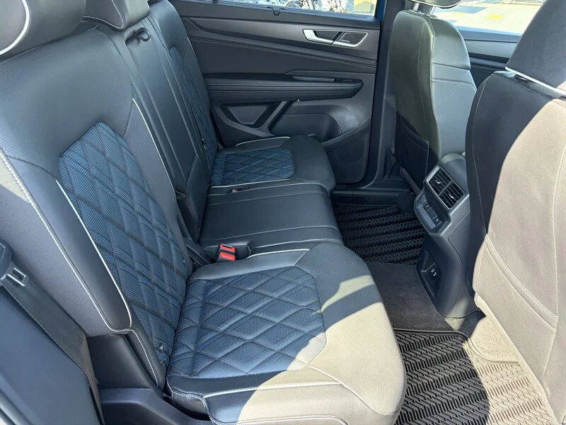 Used 2024 Blue Volkswagen SEL Premium R-Line 4Motion image 18