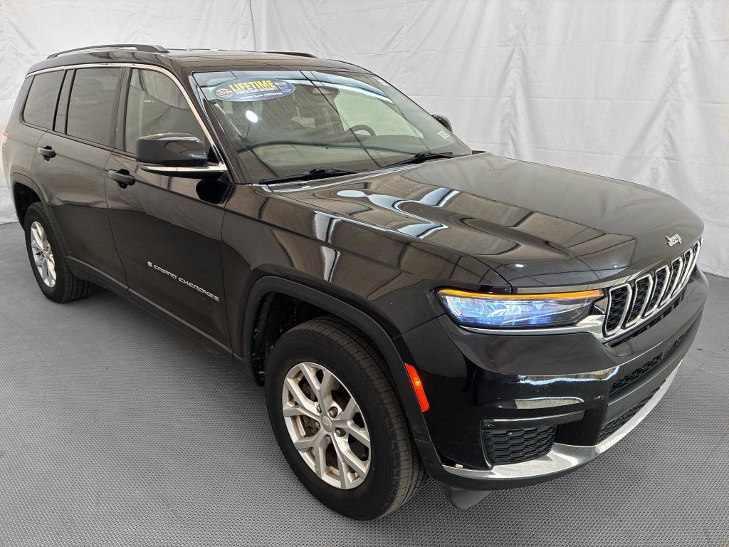Used 2023 Black Jeep Laredo image 10