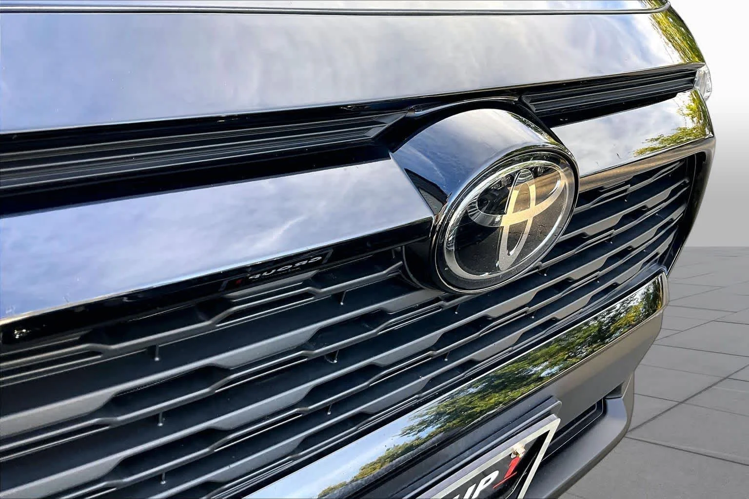 Used 2024 Midnight Black Metallic Toyota XLE image 29