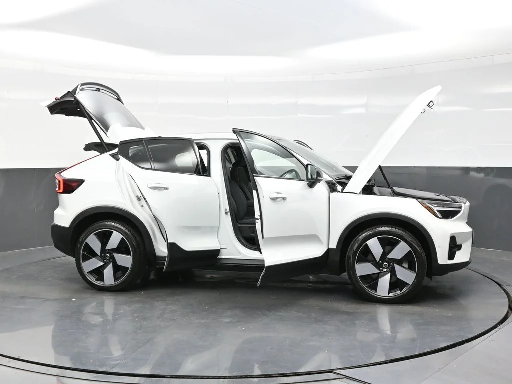 Certified Used 2023 Crystal White Volvo Plus image 44