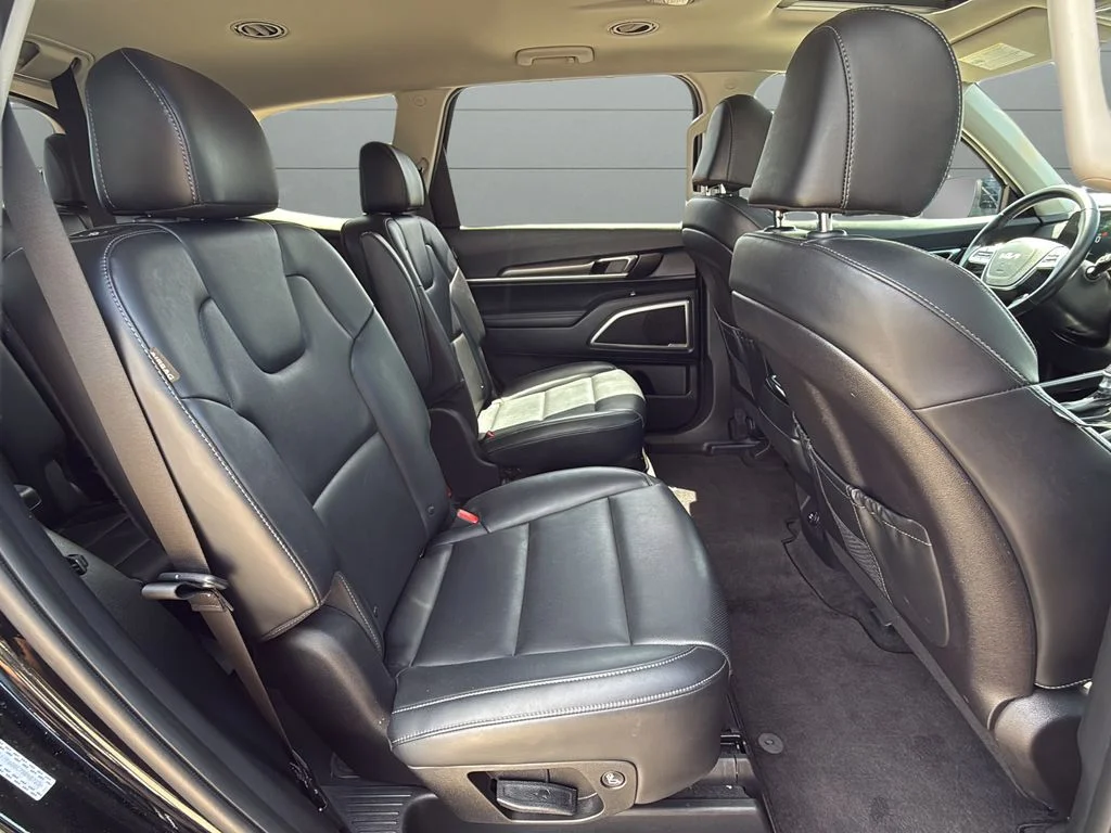 Used 2025 Black Kia S image 11