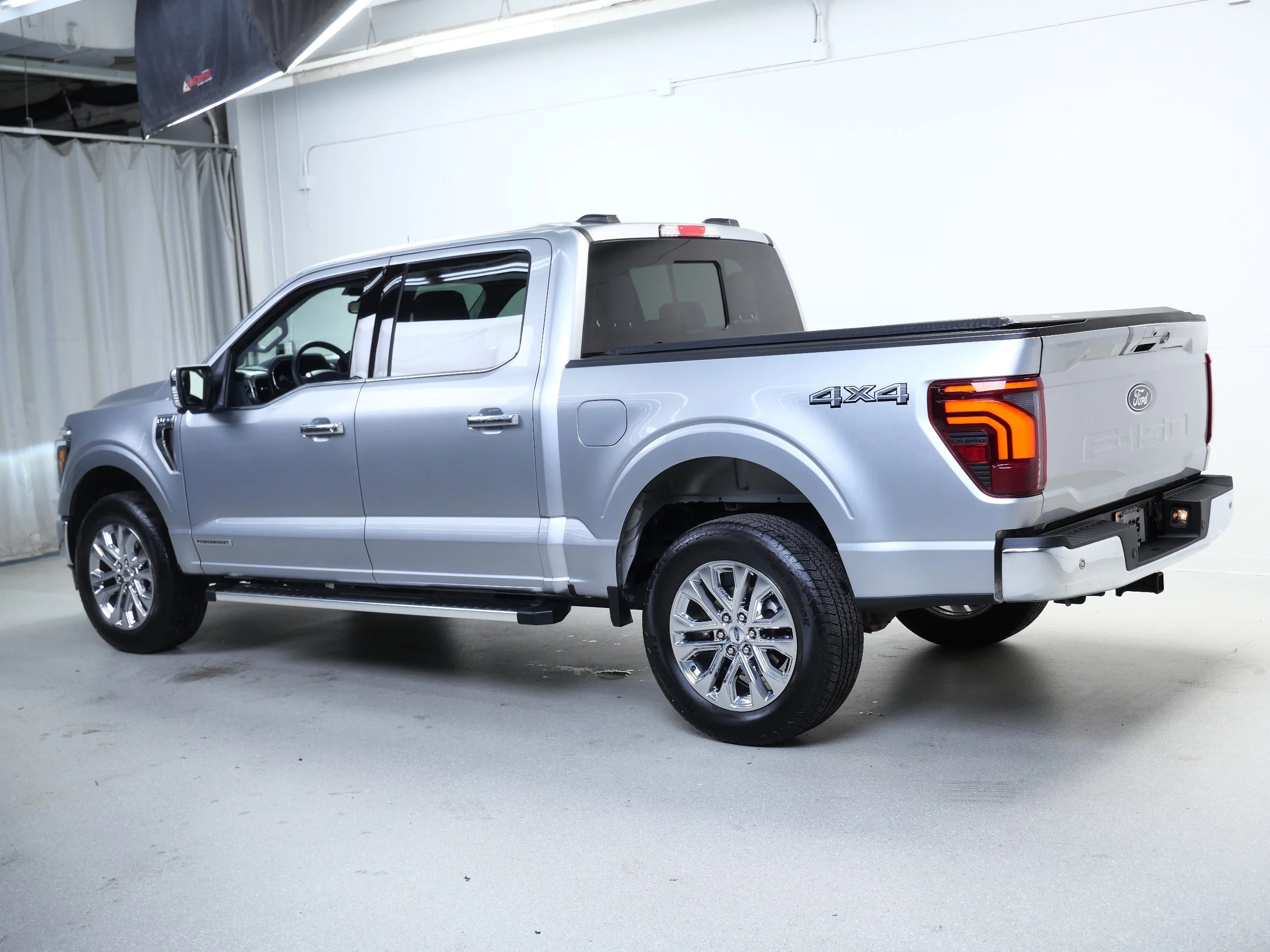 Used 2025 Iconic Silver Metallic Ford LARIAT 4WD SuperCrew 5.5