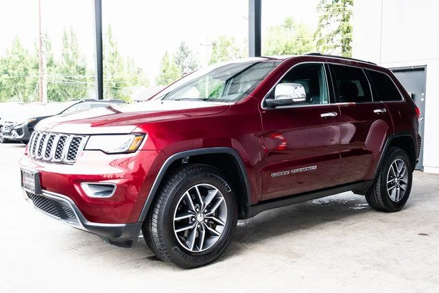 Used 2017 Red Jeep Limited image 3