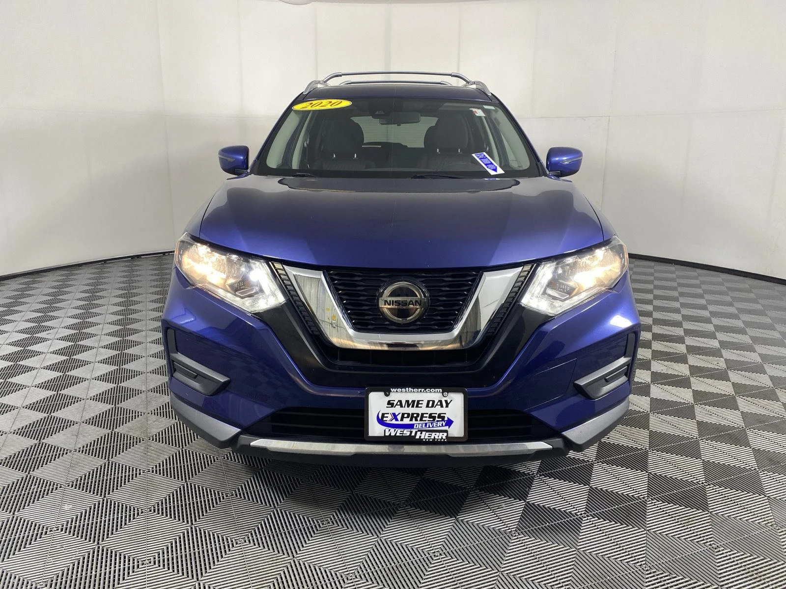 Used 2020 Caspian Blue Metallic Nissan SV image 2