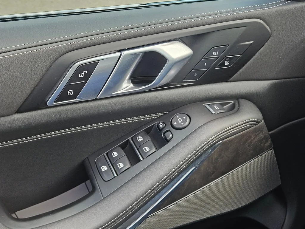 Certified Used 2026 Skyscraper Grey Metallic BMW M60i image 35