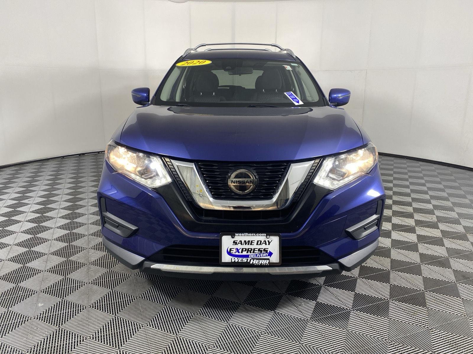 Used 2020 Caspian Blue Metallic Nissan SV image 2