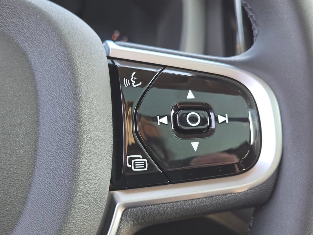 2026 Volvo XC60 Plus - Photo 18