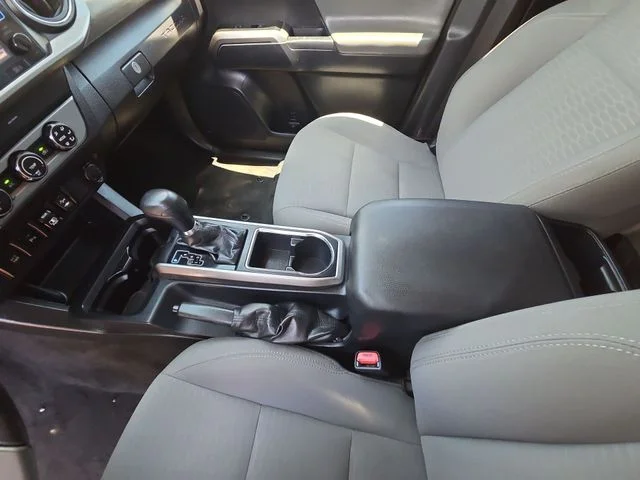 Used 2019 White Toyota SR5 image 15