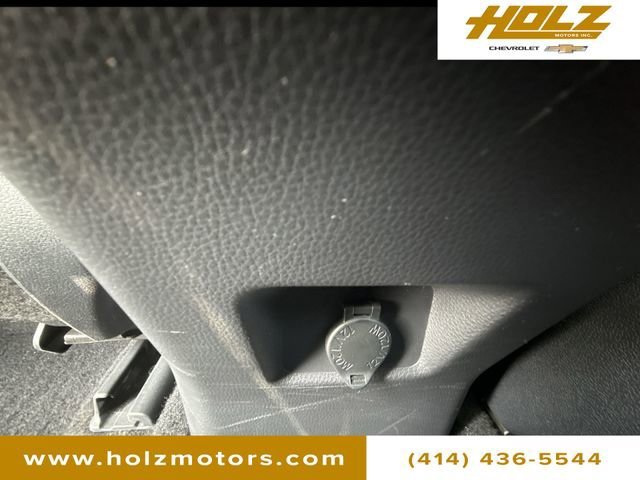 Used 2025 White Toyota LE image 19