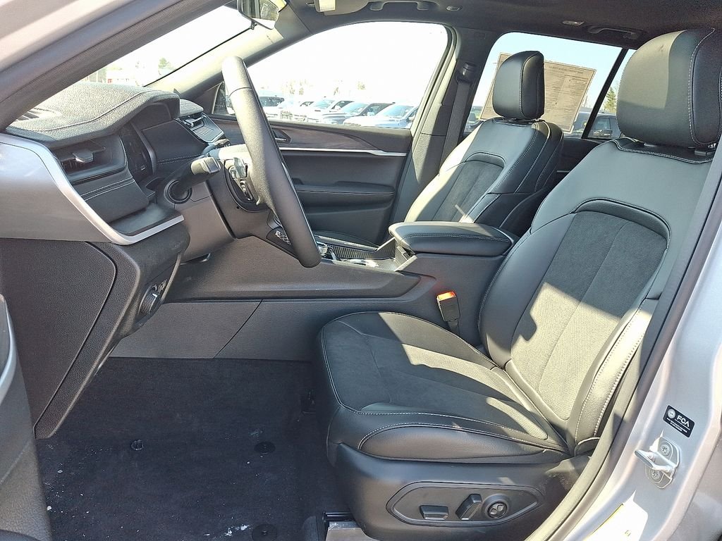 New 2026 Silver Jeep Laredo image 9