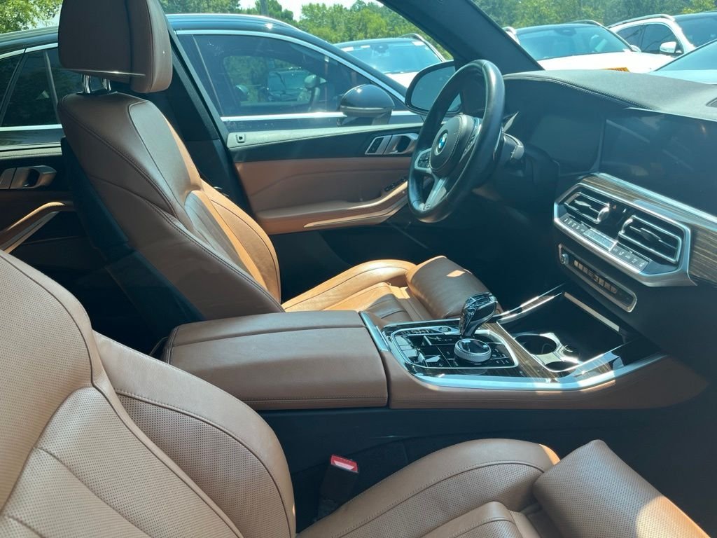 Used 2020 White BMW xDrive40i image 10