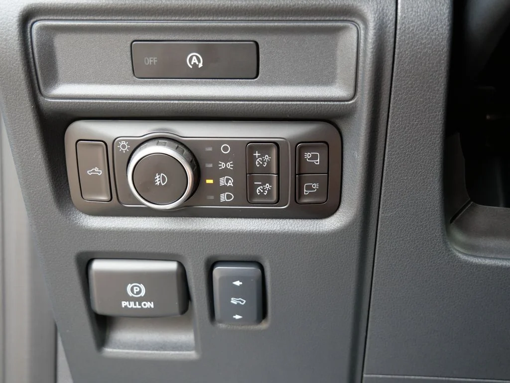 Used 2025 White Ford Lariat image 16