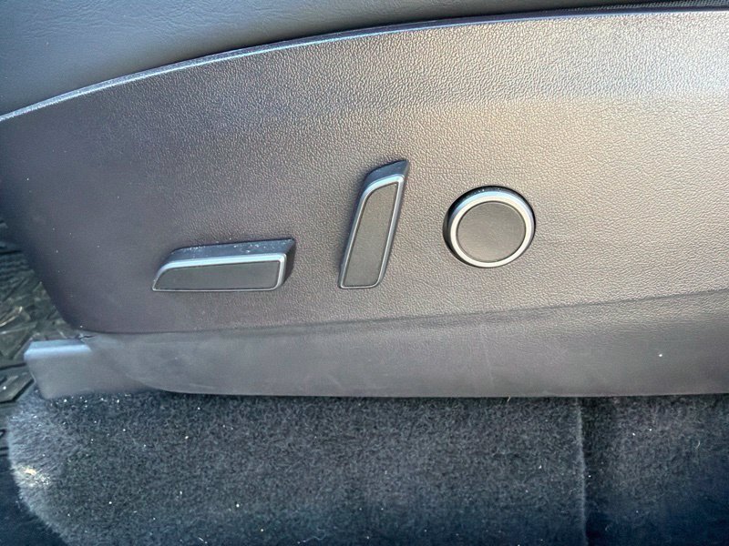 Used 2022  Tesla Long Range image 14