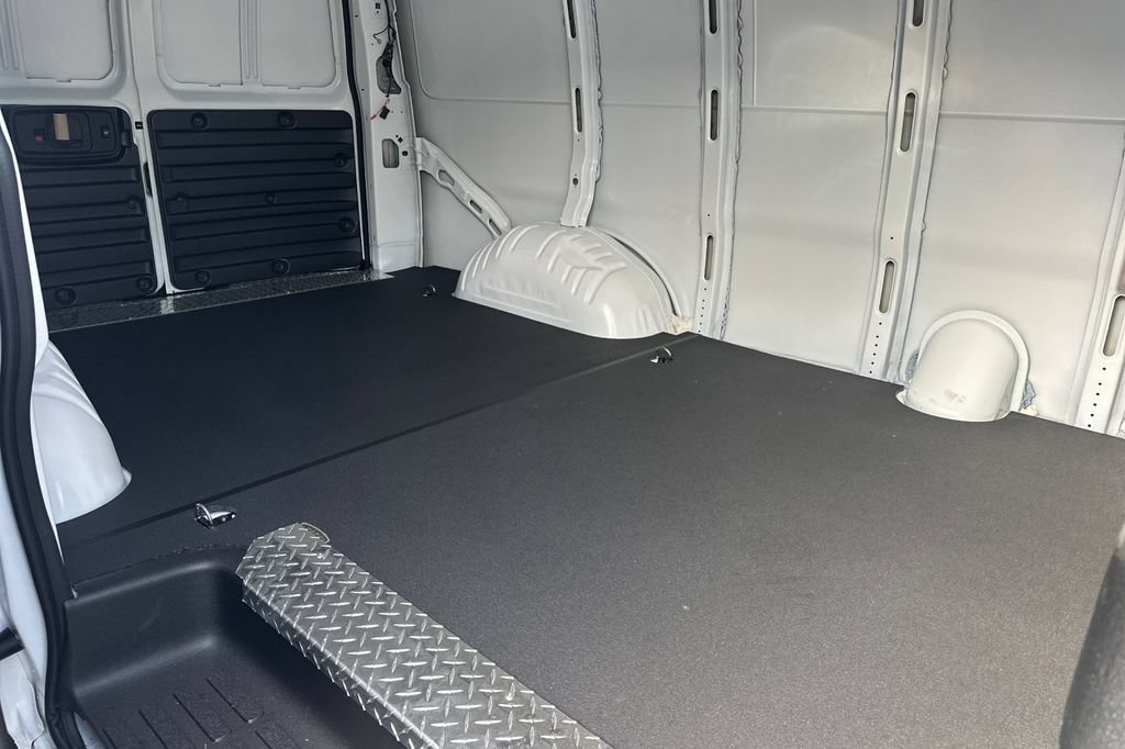 2025 Chevrolet Express Cargo Work Van - Photo 11