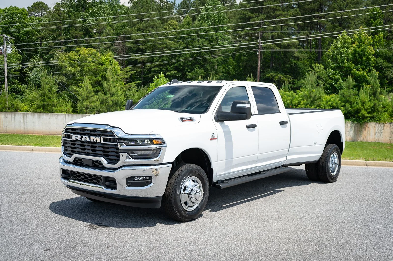 New 2026 Bright White Clear-Coat Exterior Paint RAM Tradesman image 3
