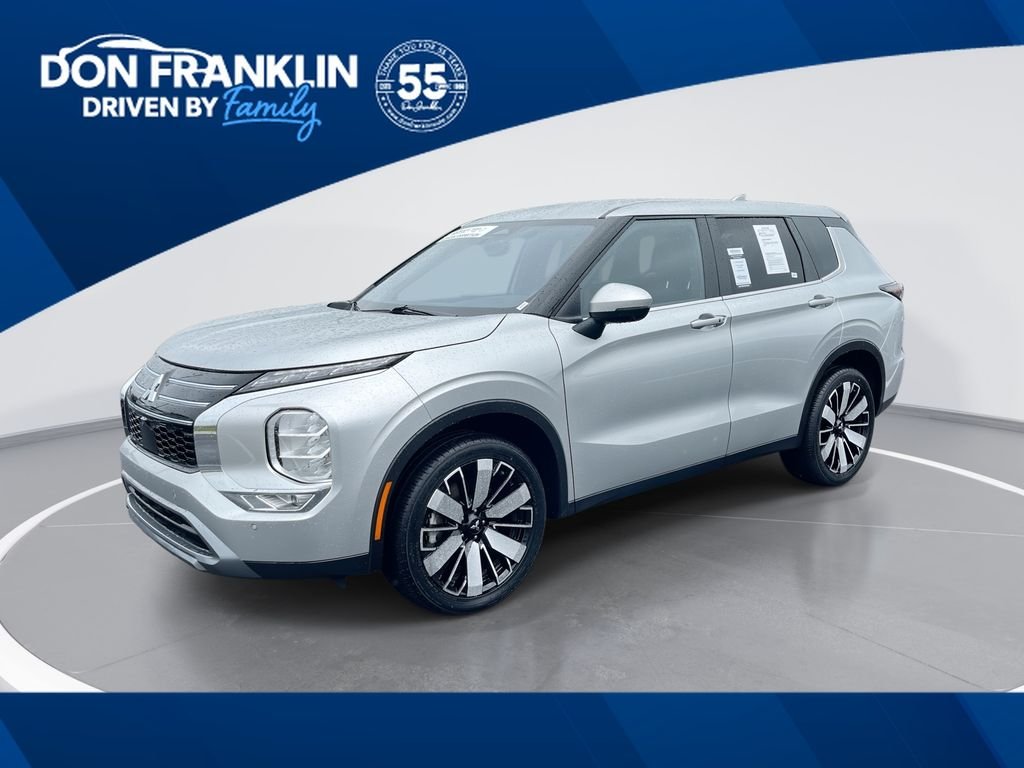 2025 Mitsubishi Outlander SE 2WD's photo