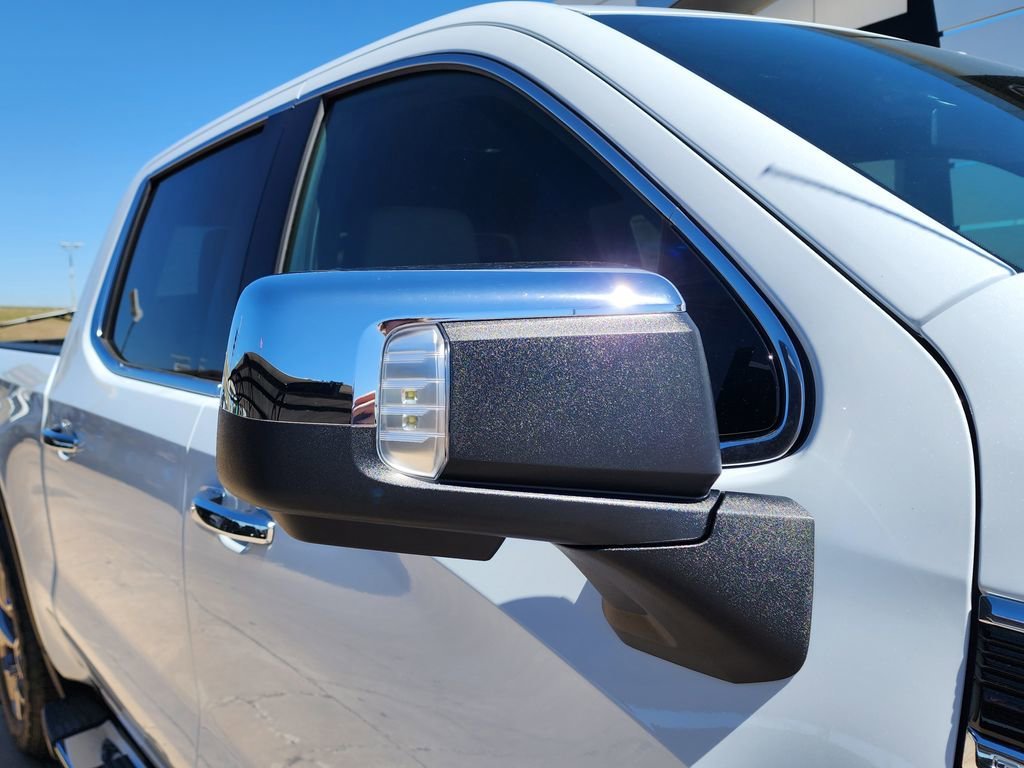 2026 GMC Sierra 1500 SLT - Photo 13