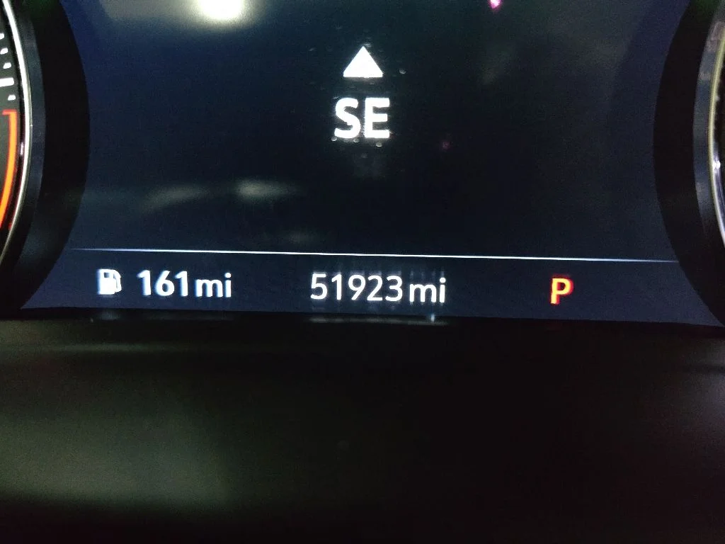 Used 2022 Red Buick Essence image 23