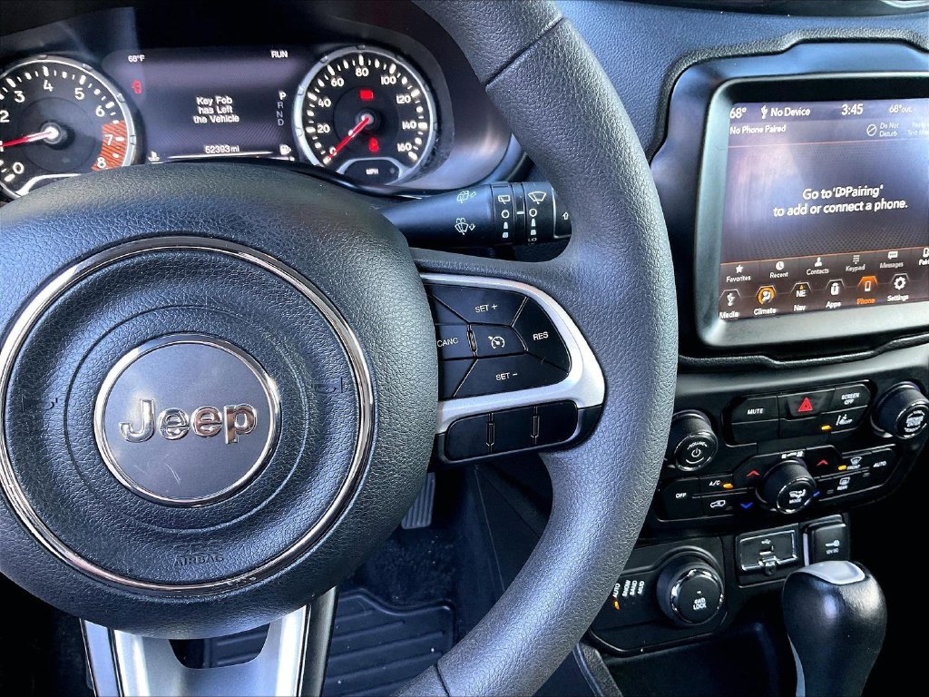 Used 2023 White Jeep Latitude image 24