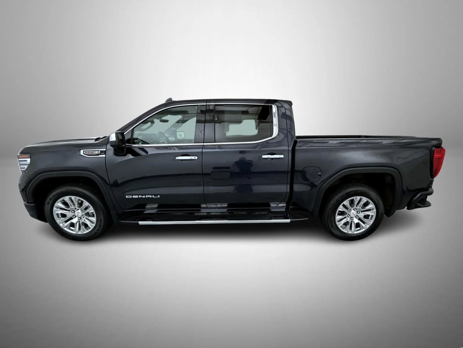 Used 2023 Silver GMC Denali image 8