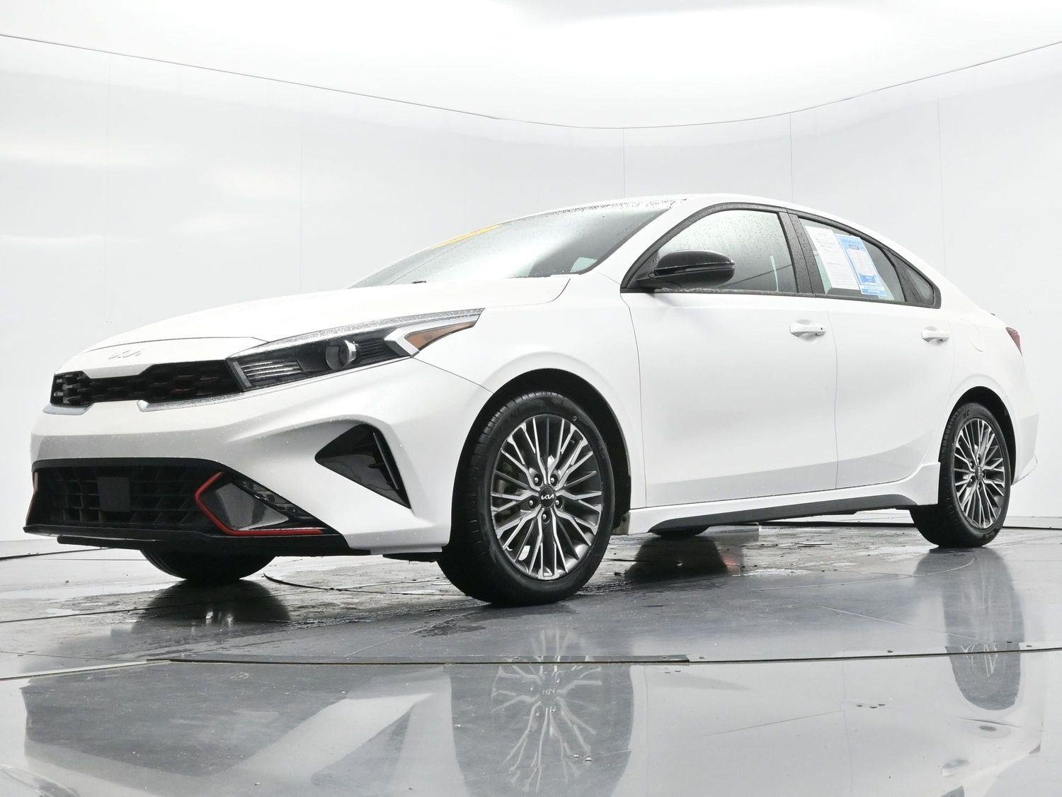Used 2022 Snow White Pearl Kia GT-Line image 47