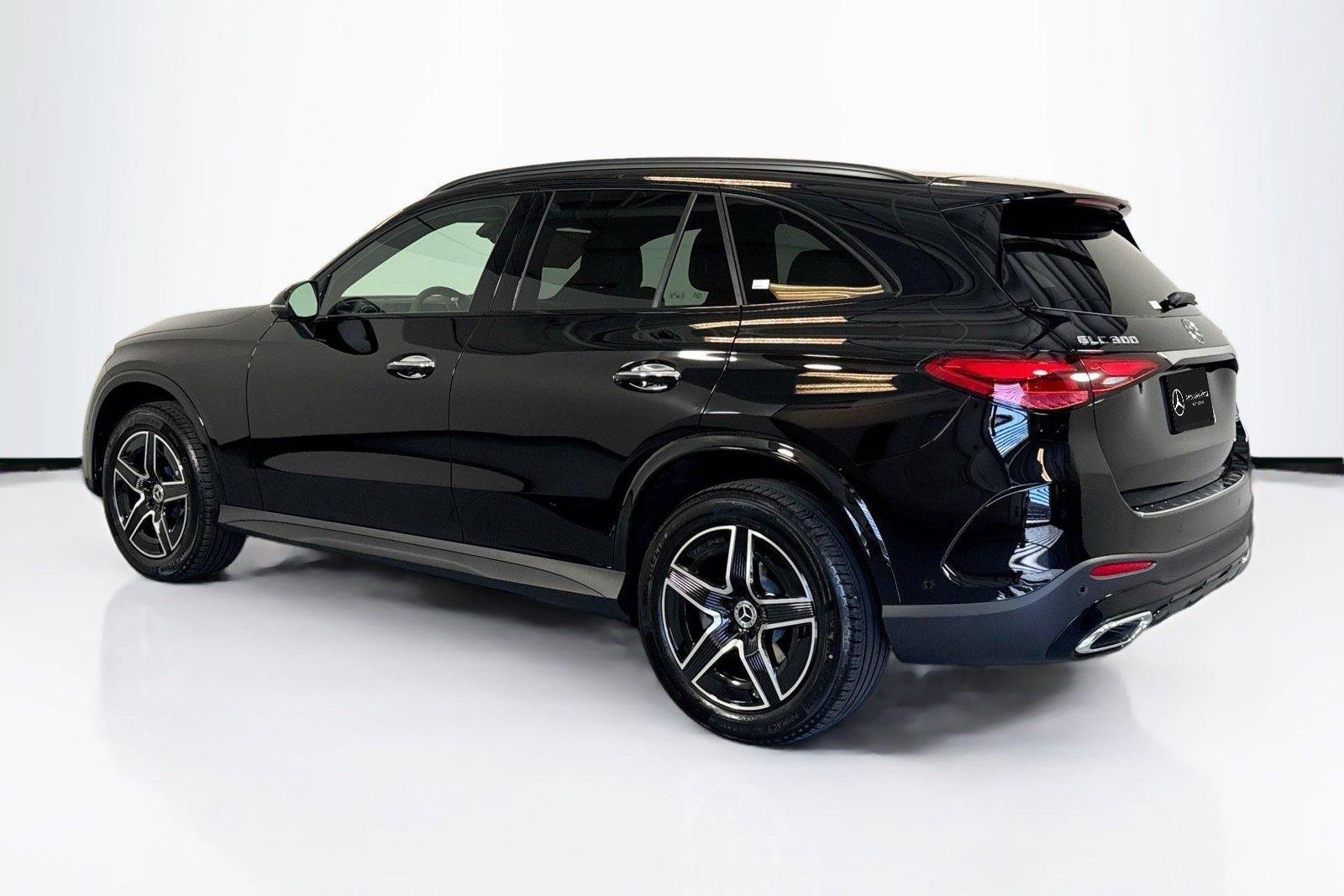 New 2026 Black Mercedes-Benz GLC 300 image 7