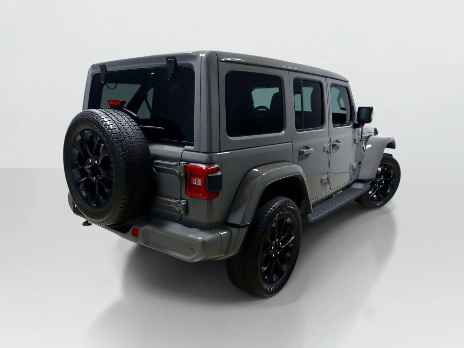 Used 2022 Sting-Gray Clearcoat Jeep Unlimited High Altitude image 5