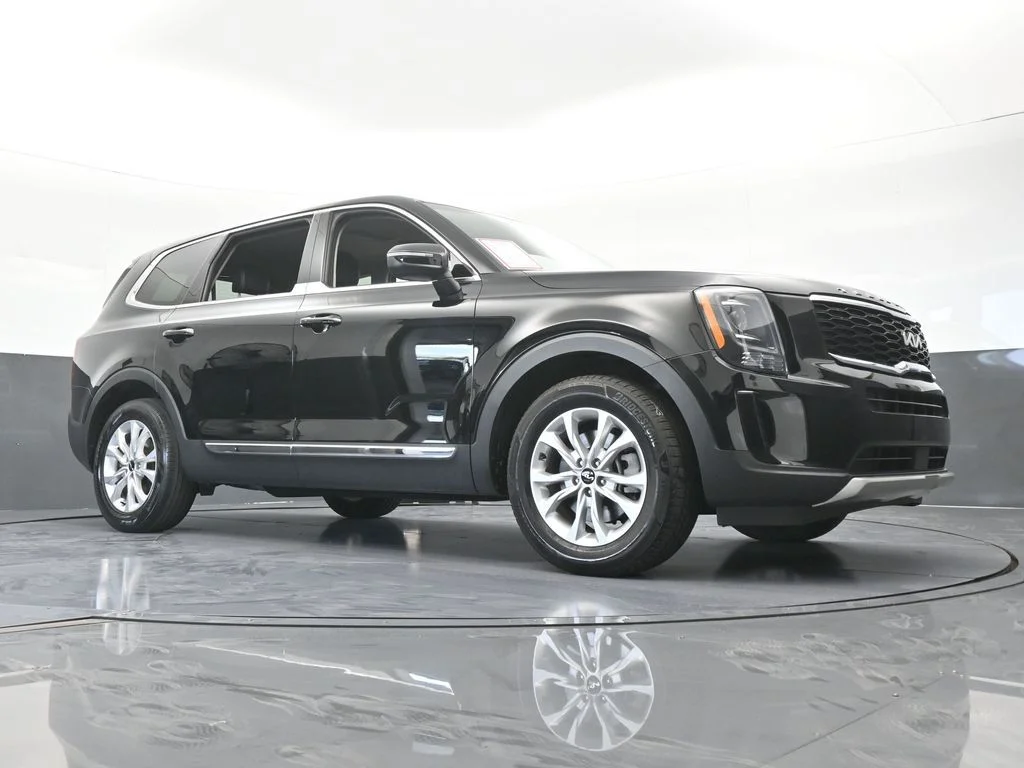 Used 2022 Ebony Black Kia LX image 65