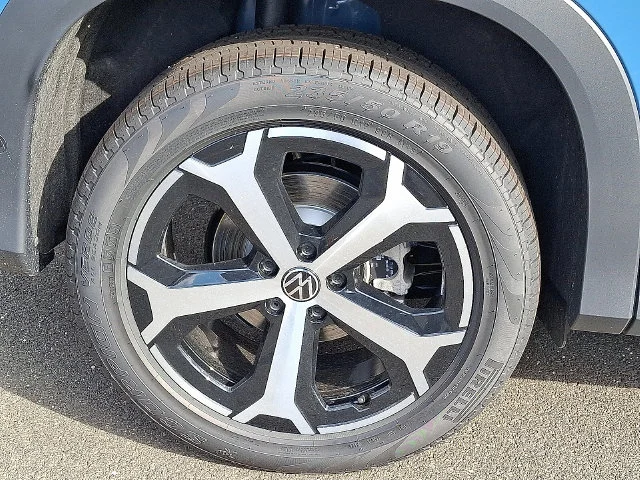 New 2026 Blue Volkswagen SE image 5