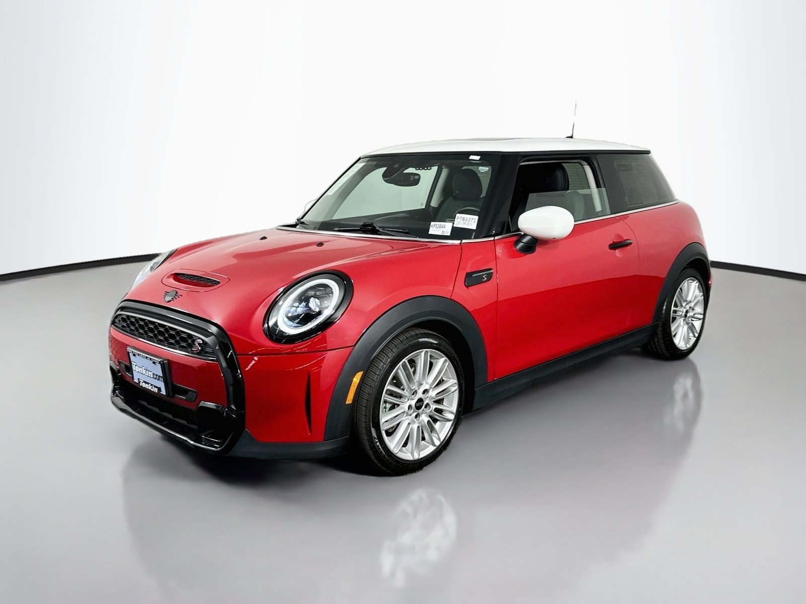 Used 2023 Chili Red MINI  image 3