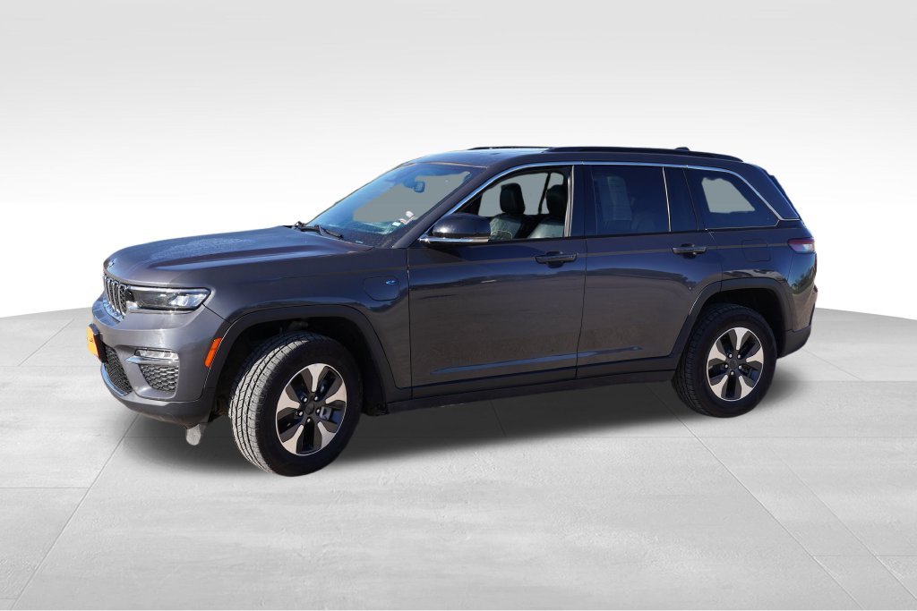 Used 2024 Gray Jeep 4xe image 10
