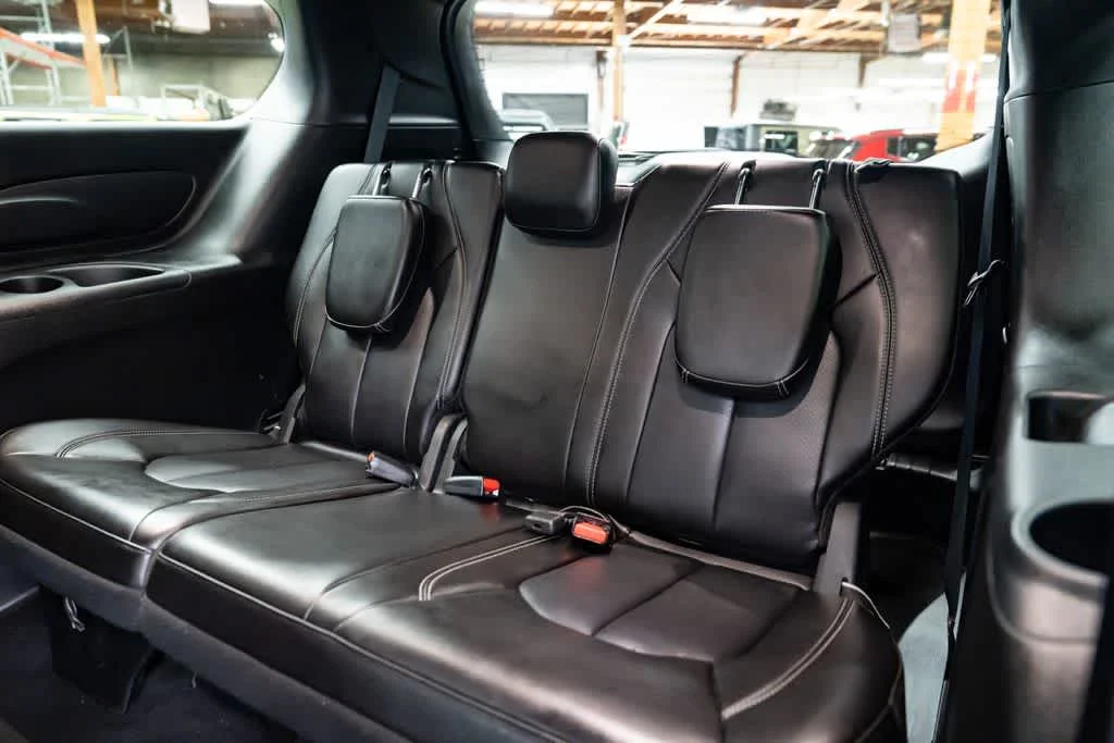 Used 2025 Diamond Black Crystal Pearlcoat Chrysler Select image 26