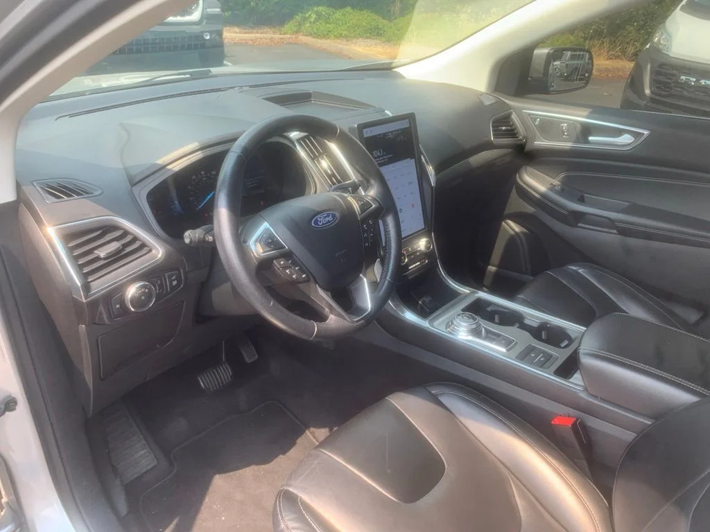 Used 2022 Silver Metallic Ford Titanium image 8