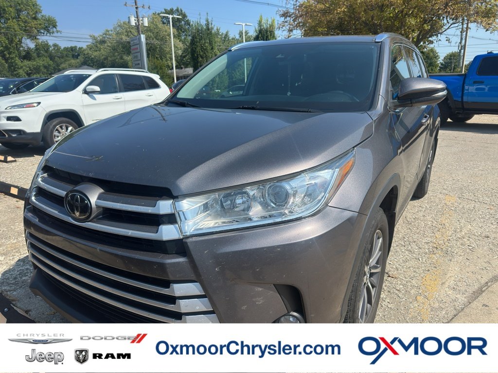 Used 2019 Predawn Gray Mica Toyota XLE image 1