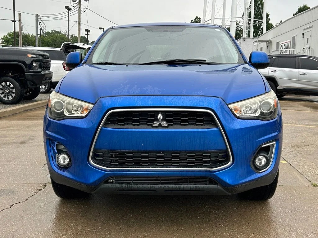 Used 2015  Mitsubishi ES image 3