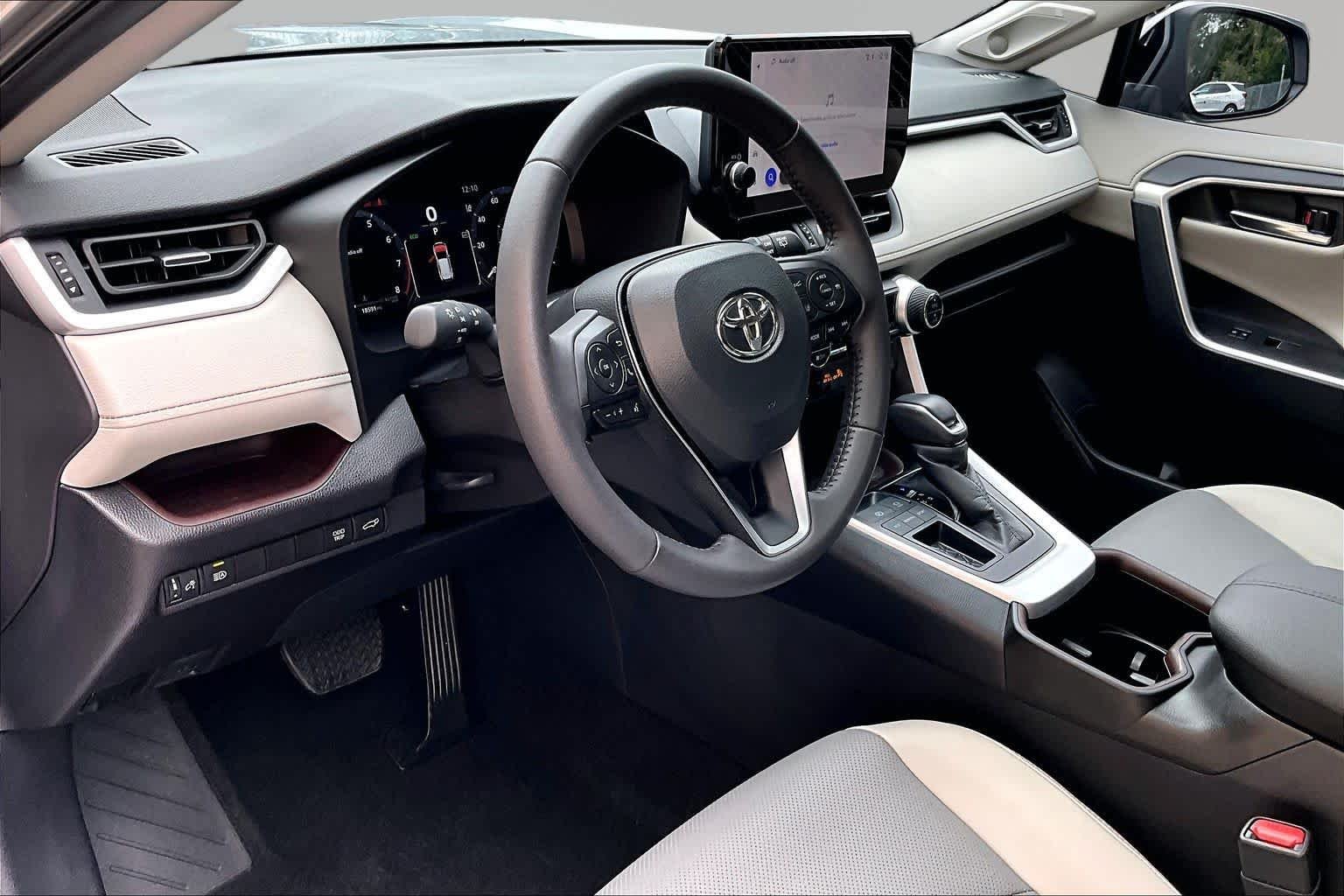 Used 2025 Silver Sky Metallic Toyota Limited image 18