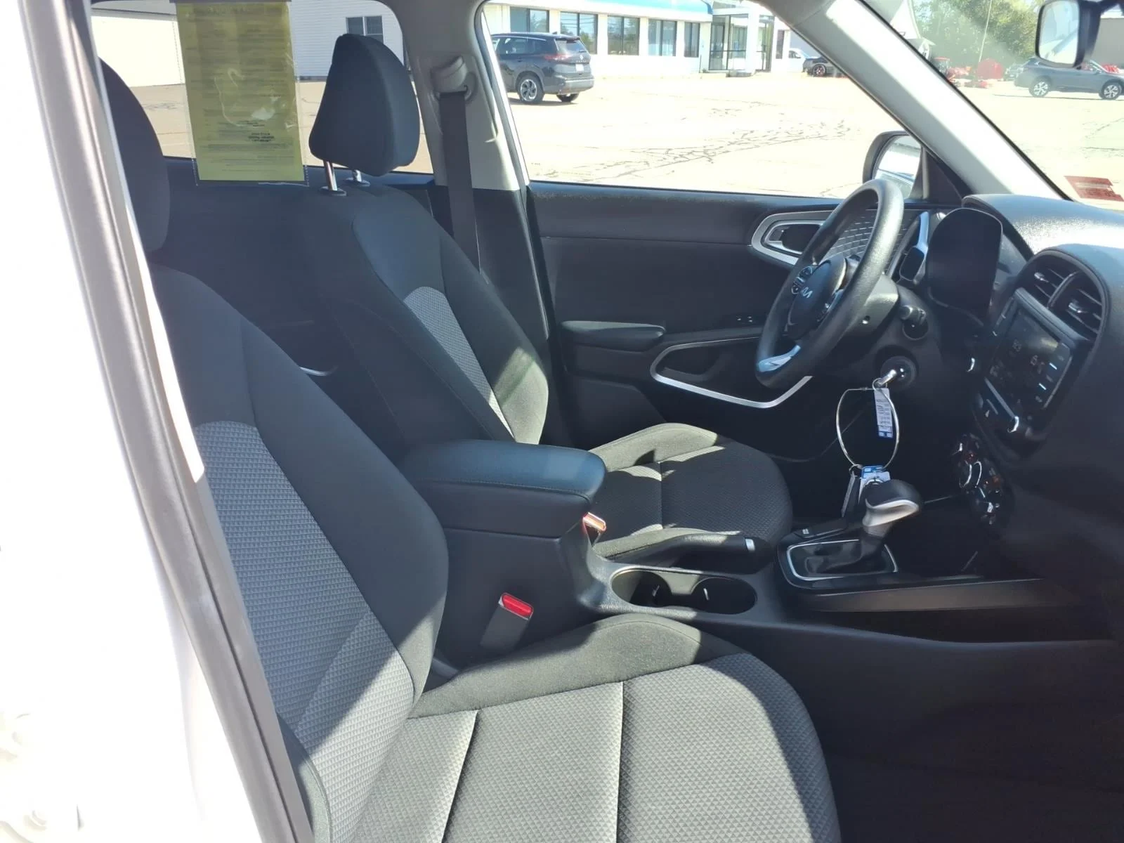 Used 2024 Snow White Pearl Kia LX image 16