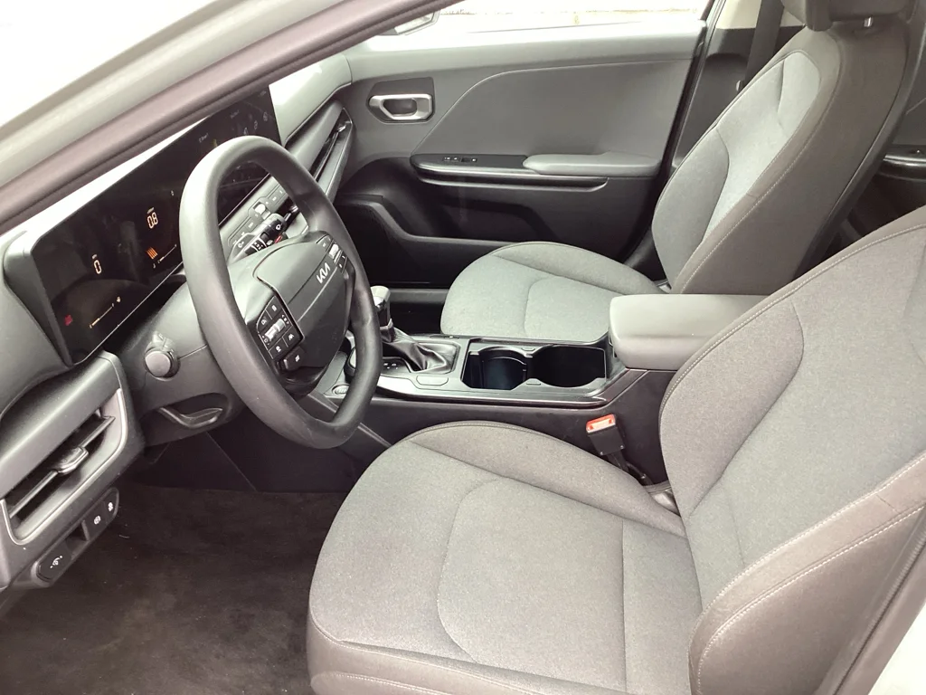 Used 2025 Morning Haze Kia LXS image 9