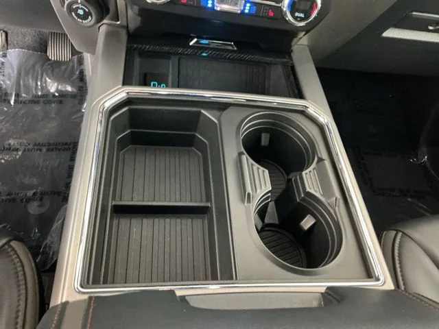 Used 2022  Ford Platinum image 24