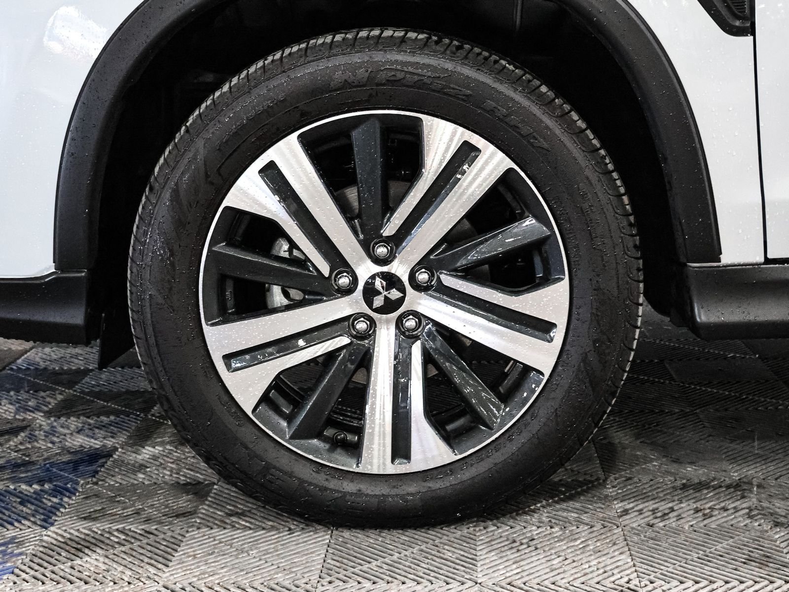 2025 Mitsubishi Outlander Sport ES - Photo 18