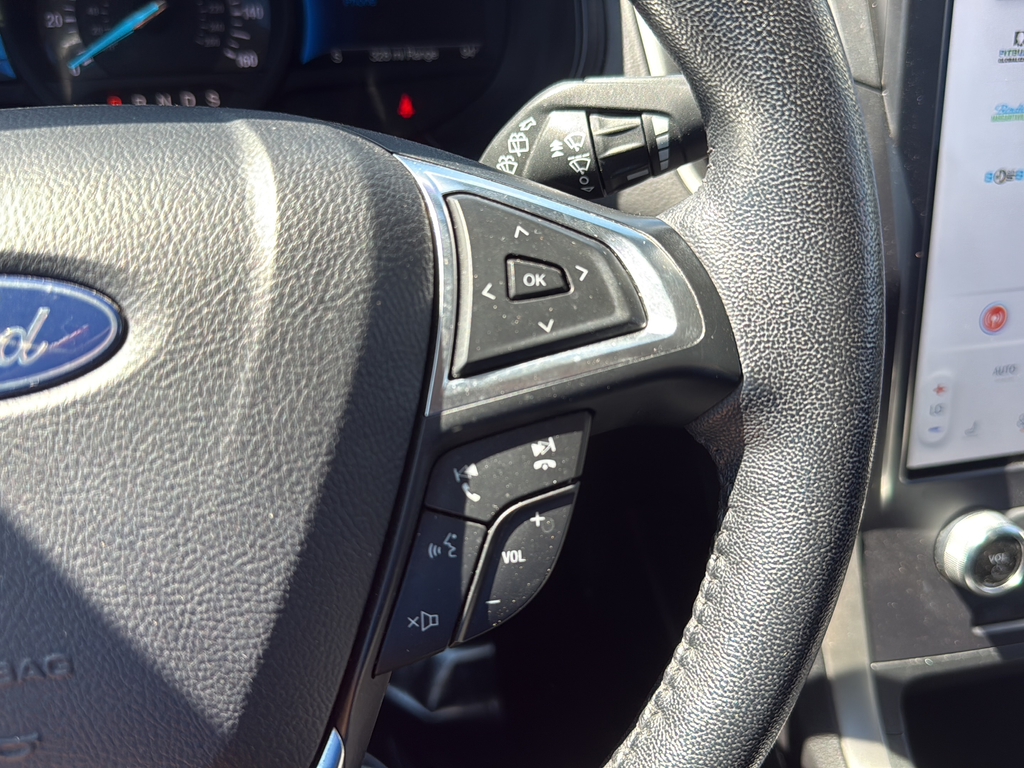 Used 2024 Black Ford SEL image 18