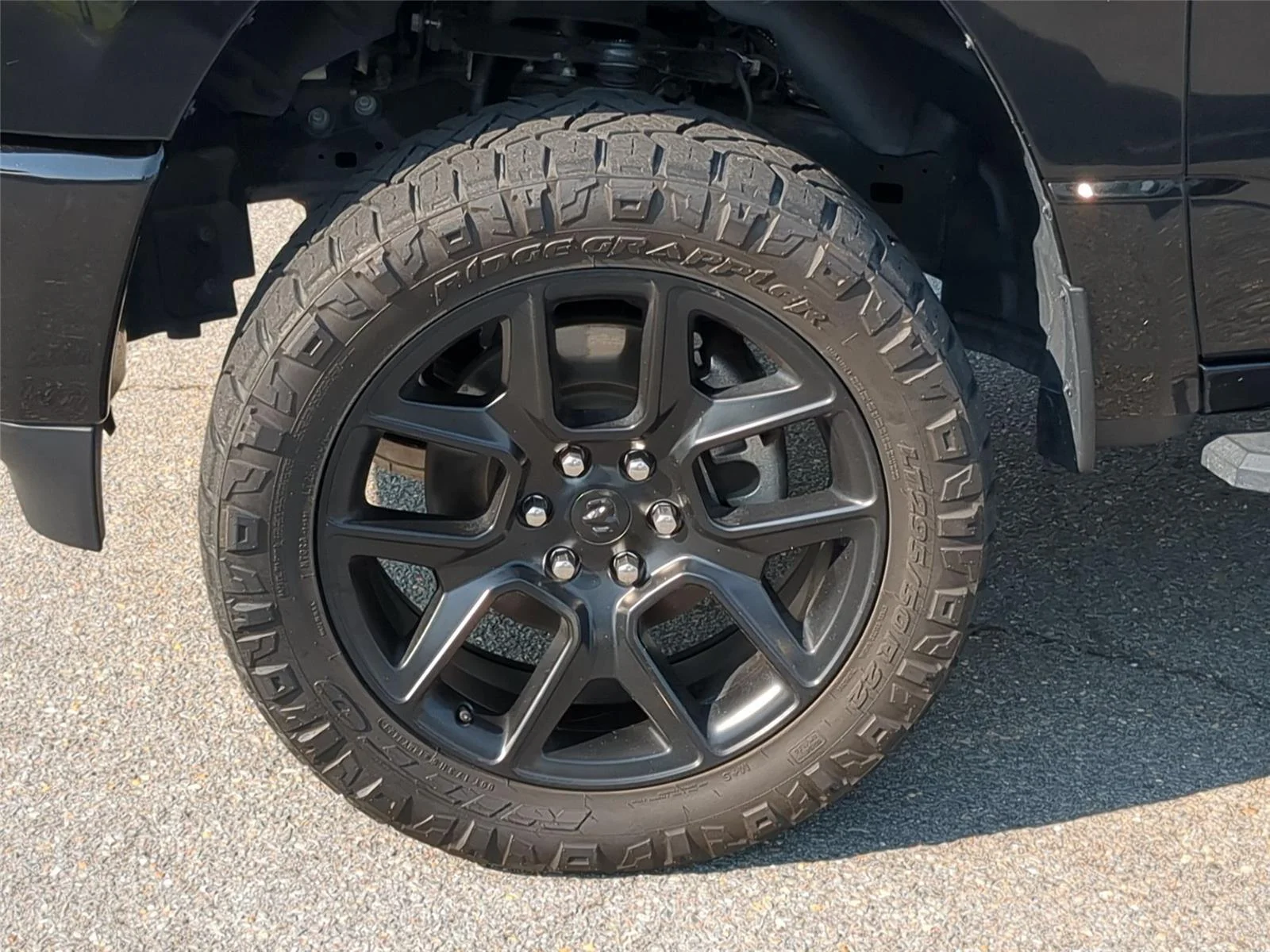 Used 2024  RAM TRUCK LARAM image 10