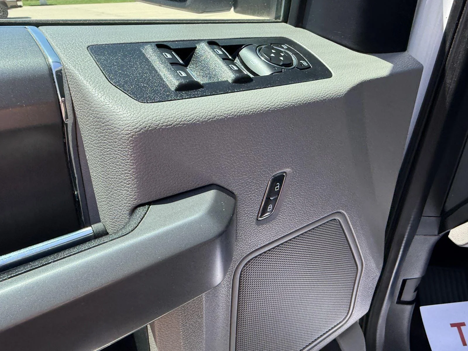 Used 2020 Oxford White Ford XLT image 12