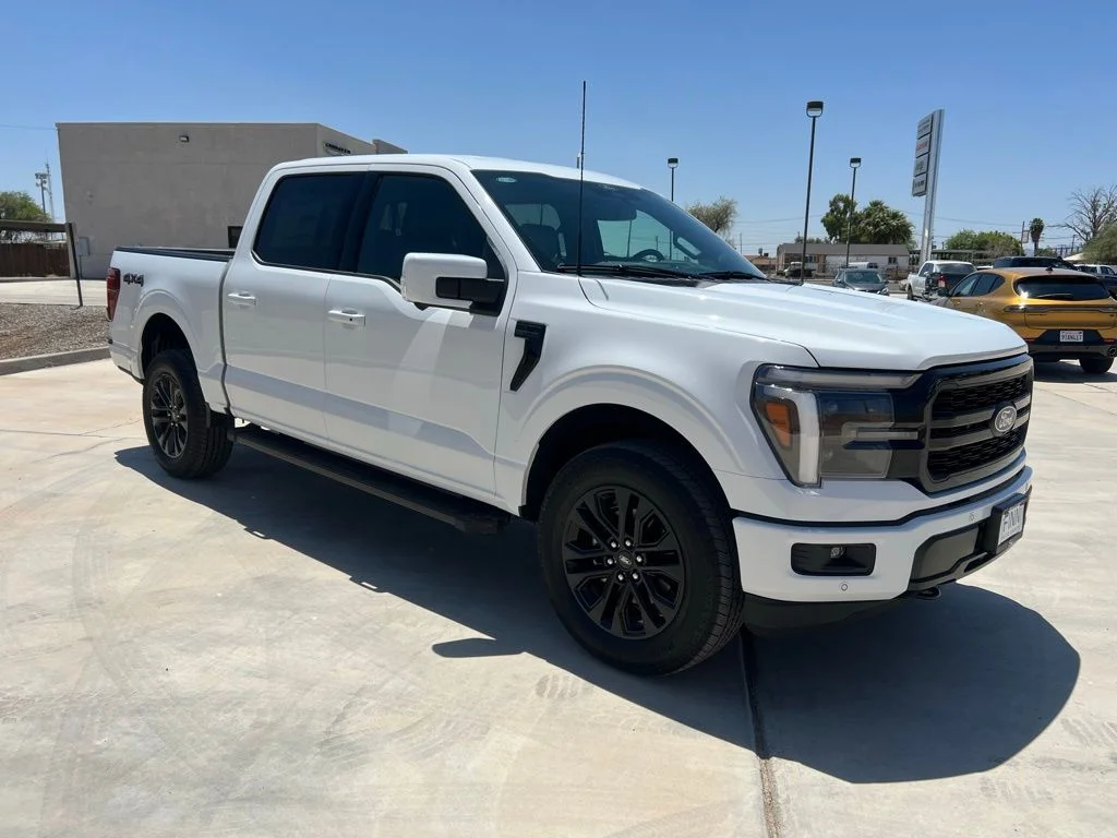 New 2025 Oxford White Ford Lariat® image 7